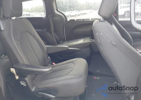 2018 Chrysler Pacifica Touring Plus z USA, uszkodzony, nr VIN 2C4RC1FGXJR226921